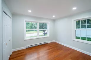 25 Pleasant Ave, Narragansett, RI 02882 - Photo 15