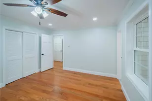 25 Pleasant Ave, Narragansett, RI 02882 - Photo 21