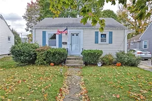 15 Maplecrest Dr, Pawtucket, RI 02861 - Photo 1