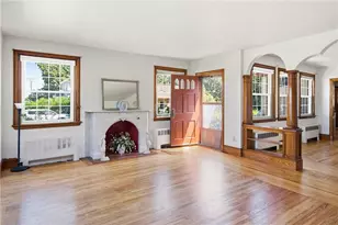 247 W Main Rd, Middletown, RI 02842 - Photo 9
