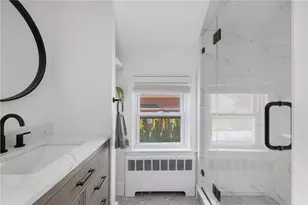 4 Vaughn Ave, Newport, RI 02840 - Photo 9