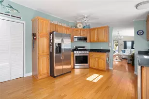 9 Mockingbird Ln, Tiverton, RI 02878 - Photo 13