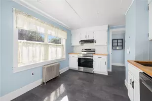 9 Cummings Rd, Newport, RI 02840 - Photo 7