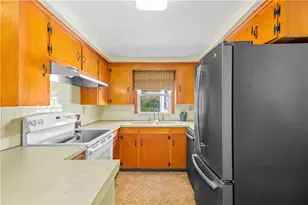54 Burnett St, Johnston, RI 02919 - Photo 11