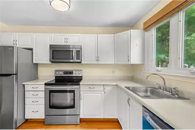 30 Noel Court, South Kingstown, RI 02879 - Photo 5