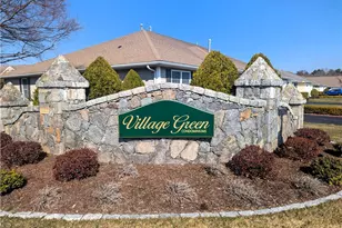 105 Village Green Cir, Coventry, RI 02816 - Photo 3