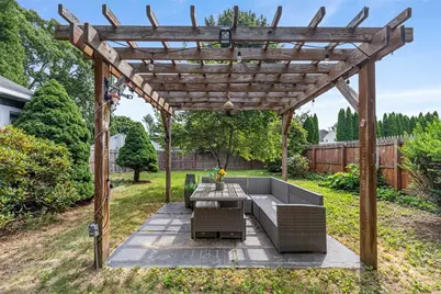 8 Hampden Road, Bristol, RI 02809 - Photo 17