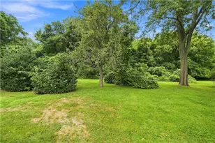 334 Middle Hwy, Barrington, RI 02806 - Photo 39