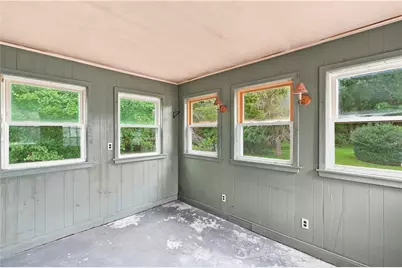 334 Middle Highway, Barrington, RI 02806 - Photo 23