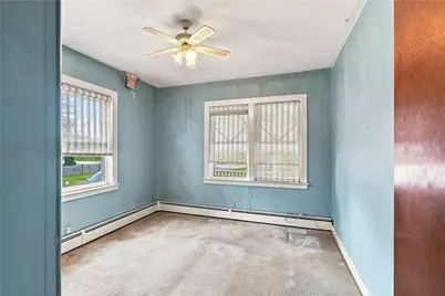334 Middle Highway, Barrington, RI 02806 - Photo 9