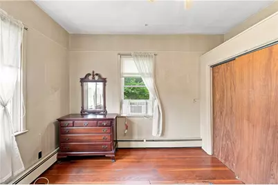 334 Middle Highway, Barrington, RI 02806 - Photo 27
