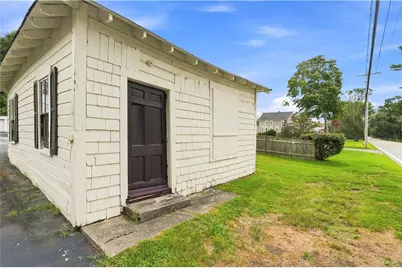 334 Middle Highway, Barrington, RI 02806 - Photo 43