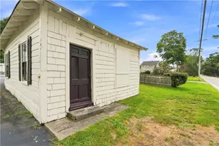 334 Middle Hwy, Barrington, RI 02806 - Photo 43