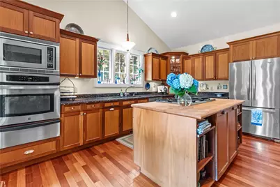 93 Kickemuit Avenue, Bristol, RI 02809 - Photo 13