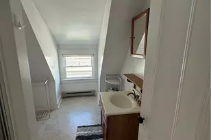 28 Calvert St, Newport, RI 02840 - Photo 11