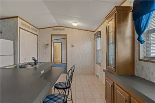 34 Langdon Ave, Pawtucket, RI 02861 - Photo 7