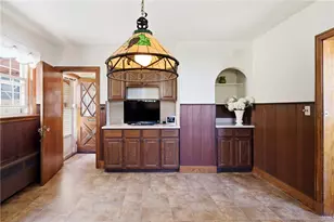 247 W Main Rd, Middletown, RI 02842 - Photo 13