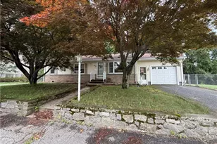 28 Arthur St, West Warwick, RI 02893 - Photo 3