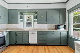 544 Harris Ave, Woonsocket, RI 02895 - Photo 15