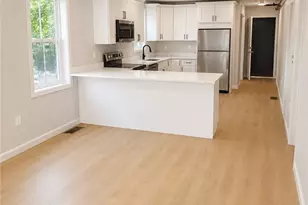 134 Florence St, Providence, RI 02909 - Photo 3