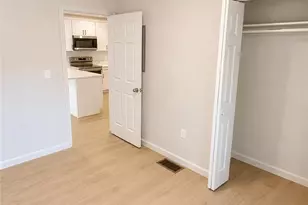 134 Florence St, Providence, RI 02909 - Photo 5