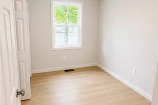 134 Florence St, Providence, RI 02909 - Photo 9