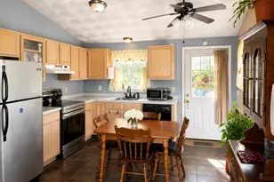 4 Julie St, Cumberland, RI 02864 - Photo 3