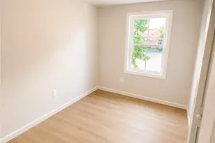 134 Florence St, Providence, RI 02909 - Photo 7