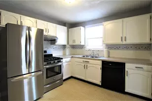 37 Harmony Dr Dr, Providence, RI 02909 - Photo 9