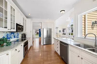 139 Hemlock Avenue, Warwick, RI 02886 - Photo 11