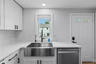 41 Dale Ave, Johnston, RI 02919 - Photo 5