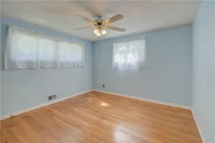 16 Superior St, Warwick, RI 02886 - Photo 17