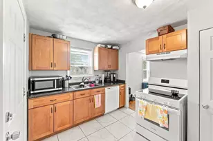 41 Rochambeau Ave, Providence, RI 02906 - Photo 35