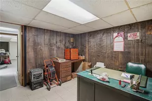 27 Danby St, Providence, RI 02904 - Photo 31