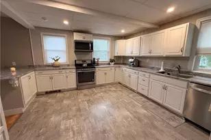 1289 Cranston St, Cranston, RI 02920 - Photo 3