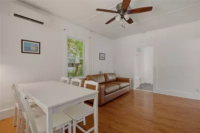 21 Clinton Avenue, Newport, RI 02840 - Photo 9