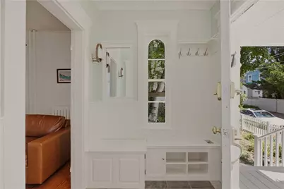 21 Clinton Avenue, Newport, RI 02840 - Photo 3