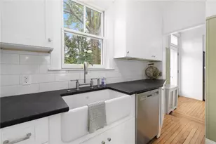 22 Ogden St, Providence, RI 02906 - Photo 15