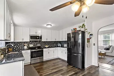 756 Metacom Avenue, Bristol, RI 02809 - Photo 7