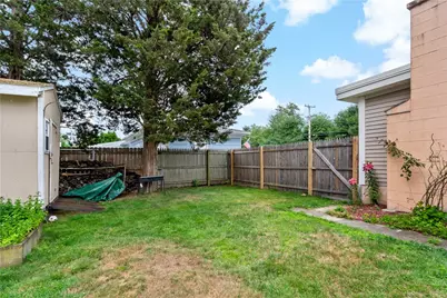 756 Metacom Avenue, Bristol, RI 02809 - Photo 27