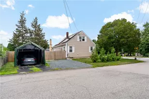 756 Metacom Ave, Bristol, RI 02809 - Photo 29