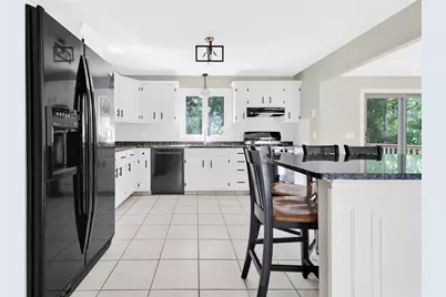 44 Village Avenue, Cranston, RI 02920 - Photo 9