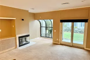 2 Weetamoe Farm Dr, Bristol, RI 02809 - Photo 7