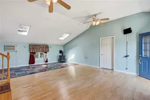 12 Robert Ave, Portsmouth, RI 02871 - Photo 3