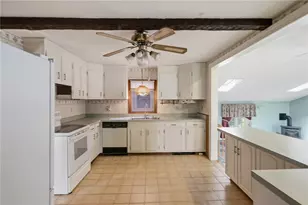 12 Robert Ave, Portsmouth, RI 02871 - Photo 5