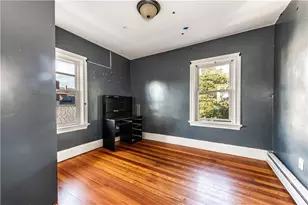 31 Grosvenor Ave, Providence, RI 02908 - Photo 7