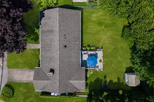94 Wampanoag Trl, East Providence, RI 02915 - Photo 29