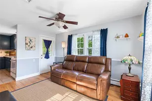 94 Wampanoag Trl, East Providence, RI 02915 - Photo 11