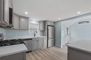 95 Harmony Ct, Warwick, RI 02889 - Photo 9