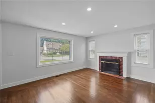 95 Harmony Ct, Warwick, RI 02889 - Photo 3